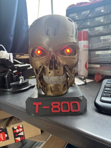 Terminator T–800 Kopf mit Led